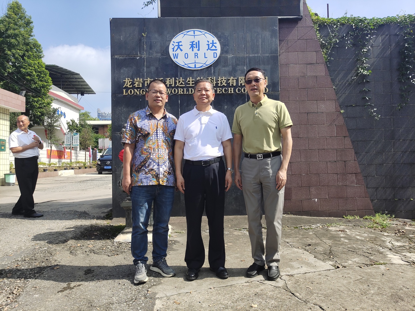 中国工程院院士安徽理工大学校长袁亮带领博士教授科技服务团来我司参观指导